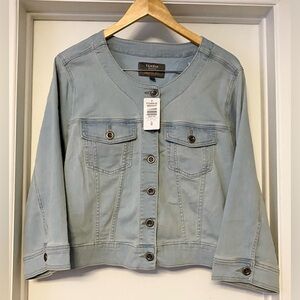 Torrid Light Wash Denim Crop Collarless Jacket 3/4 length sleeves, Size 4